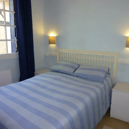 Tour Rouge Apartment *